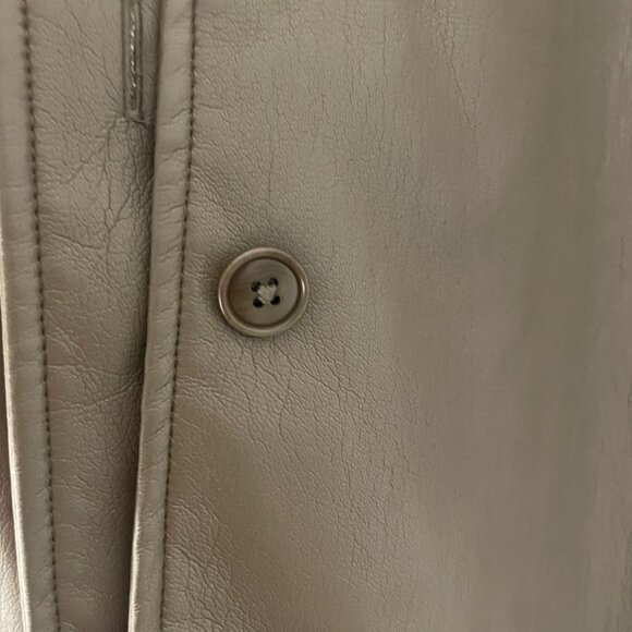 Aritzia Sunday Best Gabby Shirt Jacket Size Medium Faux Leather - Picture 8 of 10